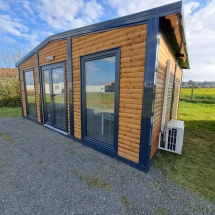 Möblierter Containerbungalow mit neuem Gartenchalet 6×4,8m