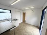 Maßgefertigtes 32 Fuß × 10 Fuß großes Kabinenbüro + Kantine + 1+1 WC-Waschräume, vandalensicher – Bild 3
