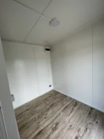 Großer Bürocontainer 8,0×3,0m mit Duschkabine und Küchenmöbeln – Bild 4