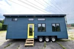 Tiny House mit Schlafzimmer und Dachboden im Erdgeschoss – Bild 15